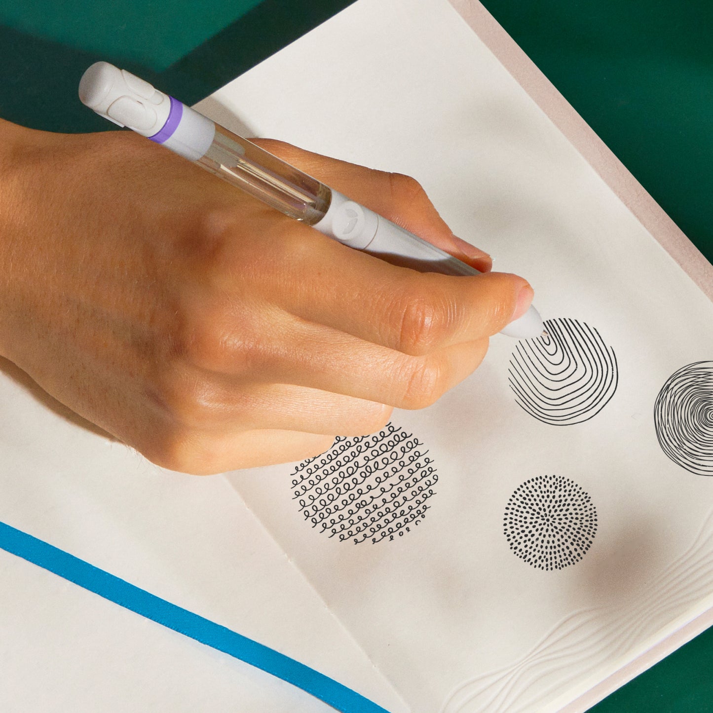 Lifelines Pen Diffuser with 4-Scent Cartridge in In Bloom