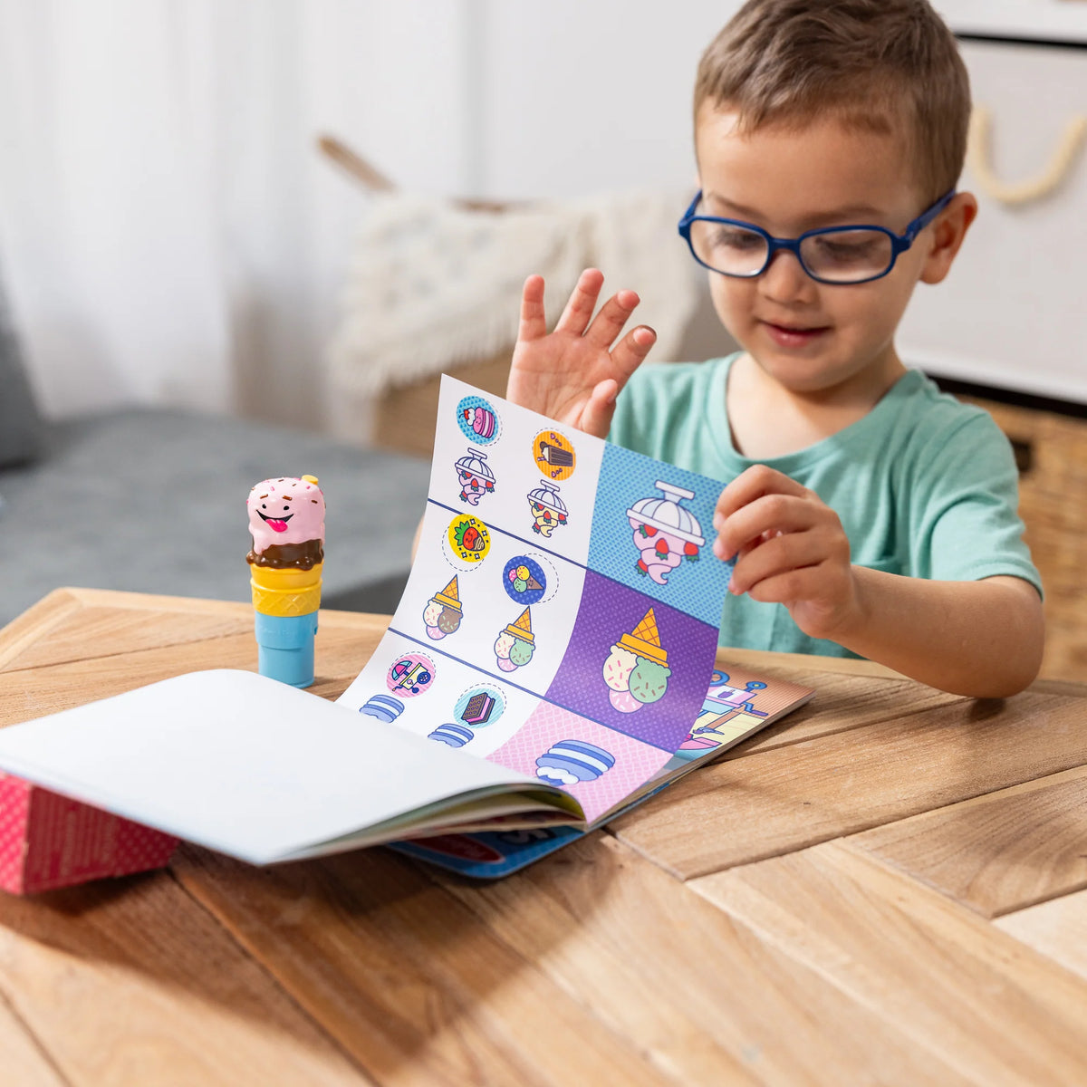 Sticker WOW! Activity Pad & Sticker Stamper - Ice Cream