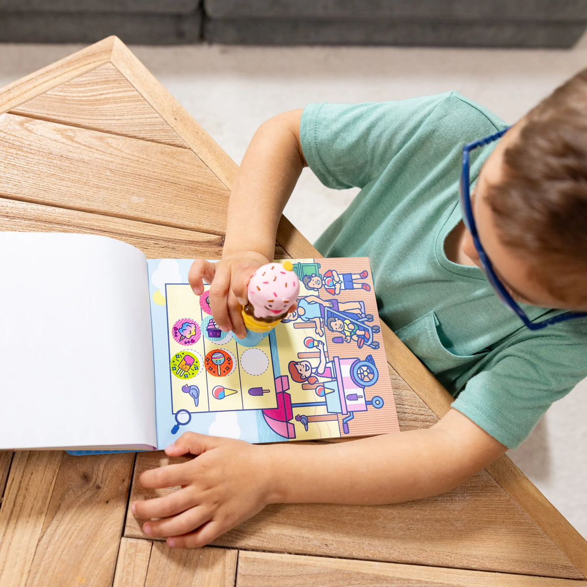 Sticker WOW! Activity Pad & Sticker Stamper - Ice Cream