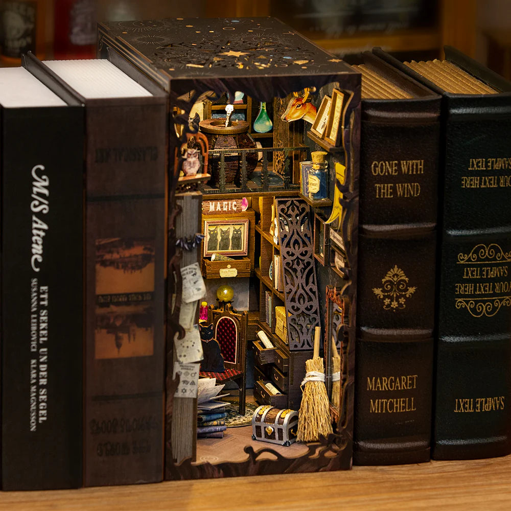 Hands Craft | Magic Pharmacist with Dust Cover