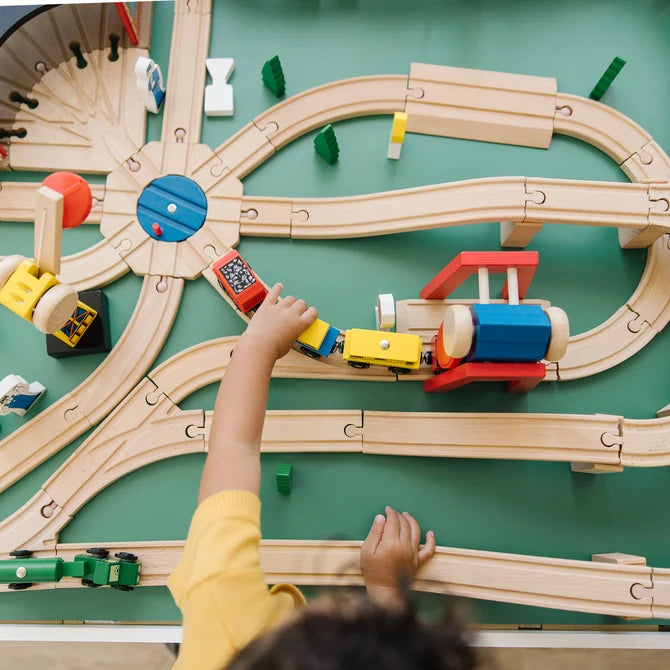 Melissa and Doug - Wooden Railway Set 130 Piece