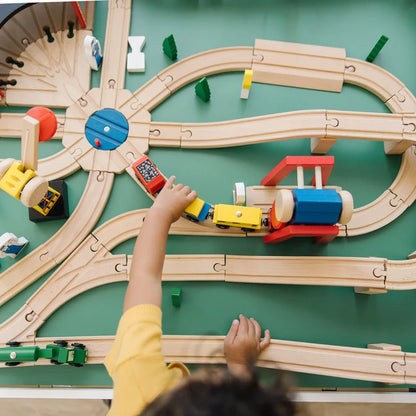 Melissa and Doug - Wooden Railway Set 130 Piece