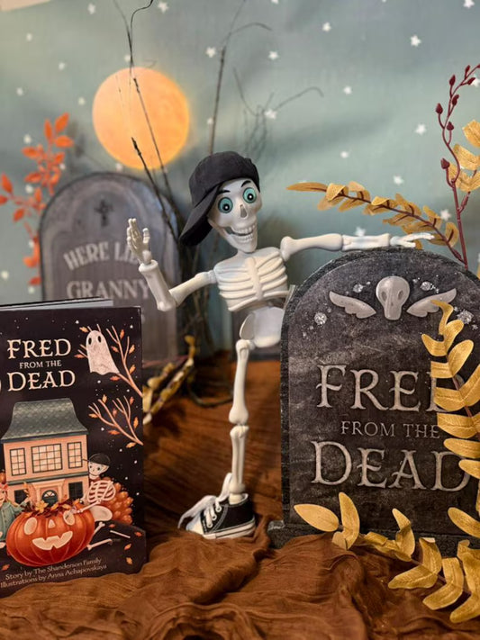 Fred from the Dead – Halloween Storybook & Posable Skeleton Set